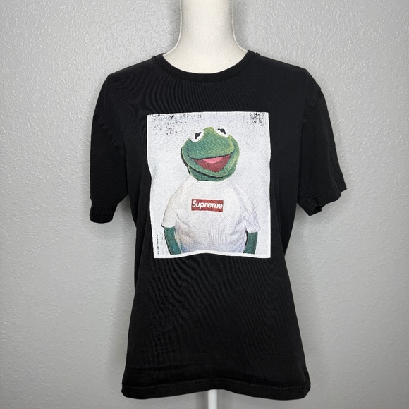 Tops - Black T-shirt with Kermit on the front with Supreme logo on his Shirt